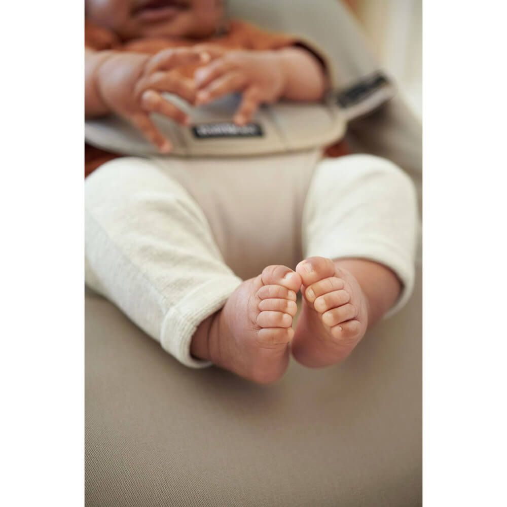 BabyBjörn Ριλάξ Balance Soft Cotton - Χακί / Μπεζ