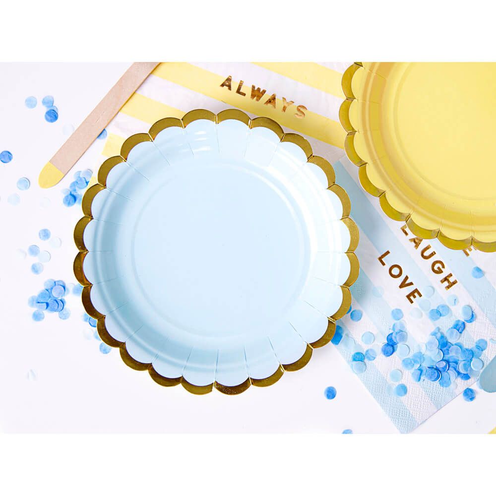 Plates, light blue
